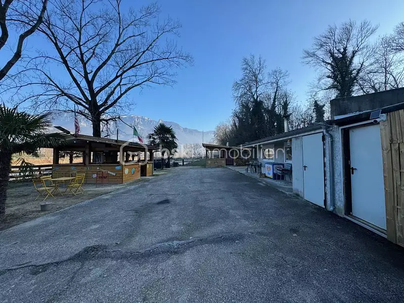 Étang de pêche de 1,5 ha à Voreppe