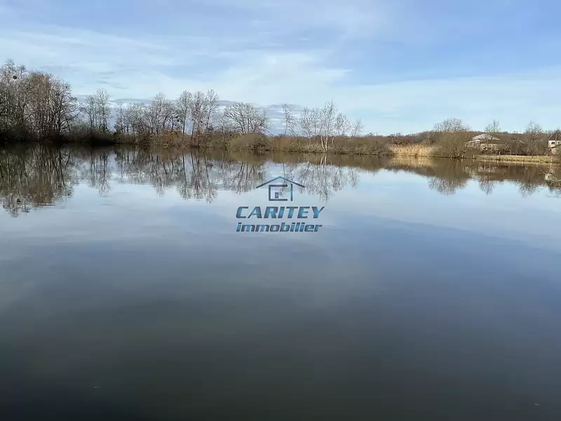 Étang d'agrément à Magnivray
