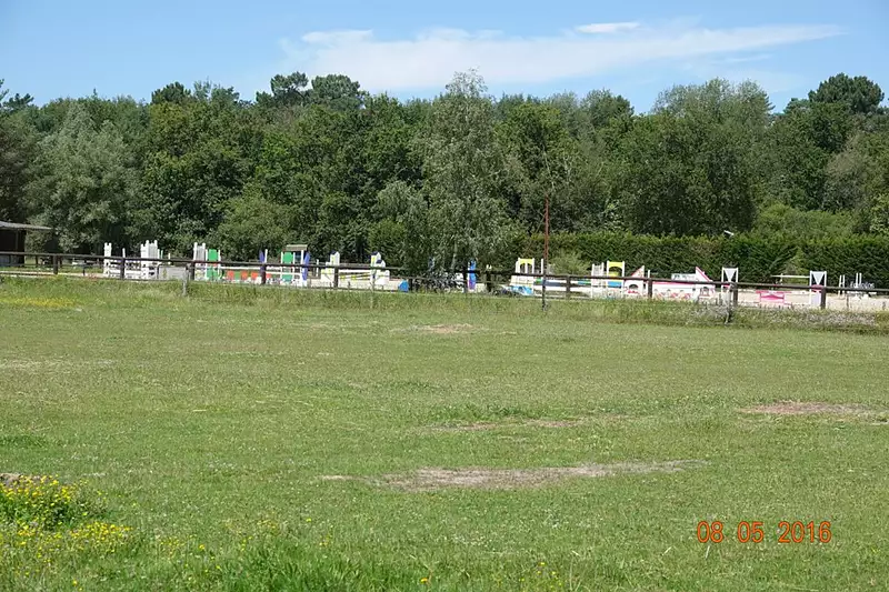 Étang d'agrément à Ligny-le-Ribault