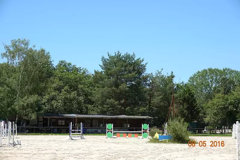 Equestrian estate with leisure lake, 17 ha near Orléans, Loire Valley — photo 5