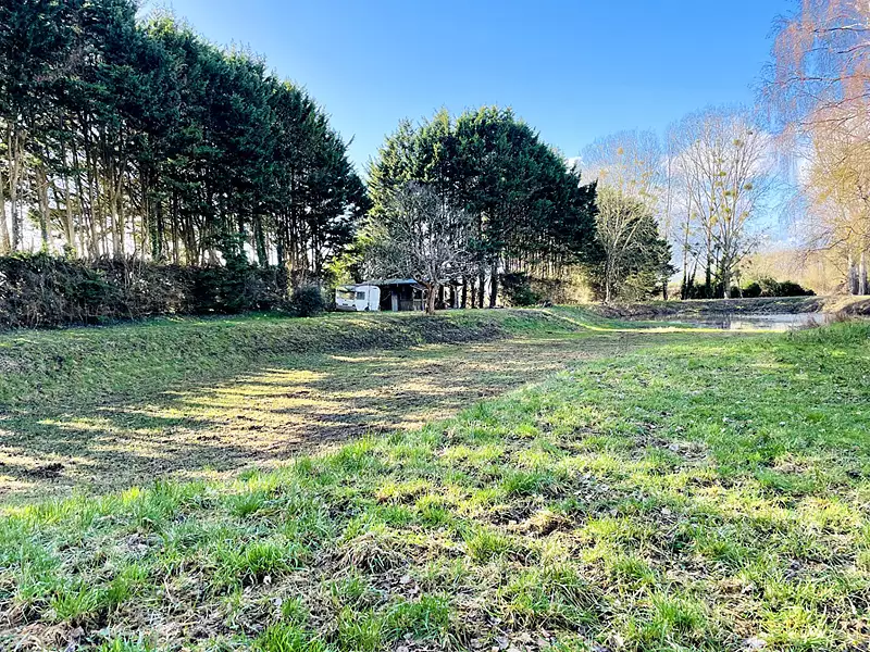 Leisure lake and woodland retreat, 0.76 ha in the Loire Valley — photo 4