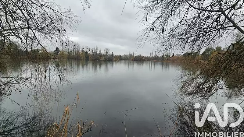 Étang de pêche de 6 ha à Ay-sur-Moselle
