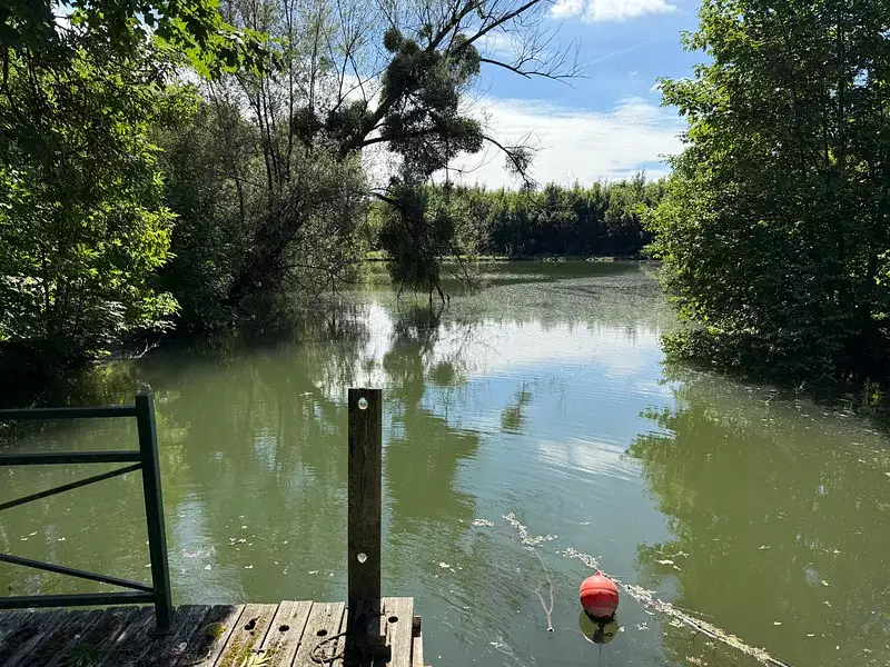 Étang de pêche à Breuil-le-Sec — photo 3