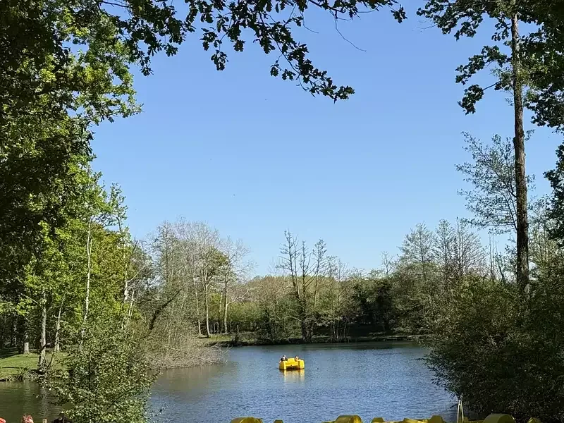 Étang de loisir à Saint Leger En Bray (60) — photo 4