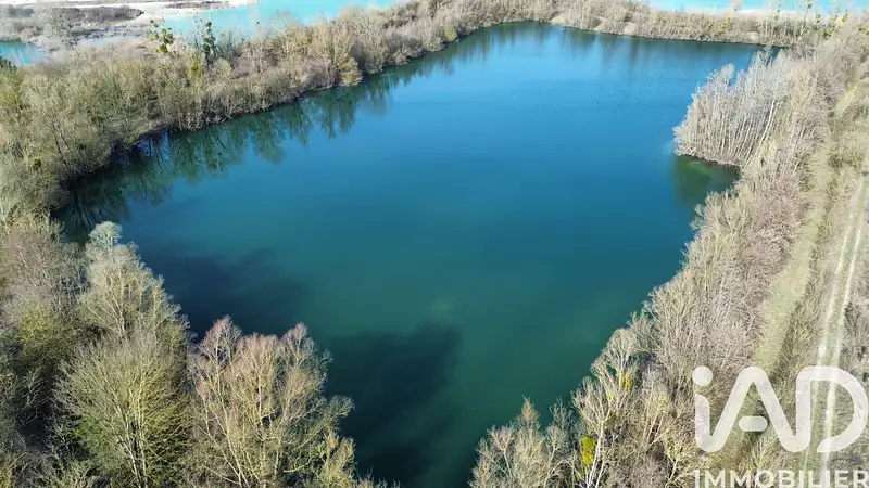 Étang de pêche de 4 ha à Vimpelles