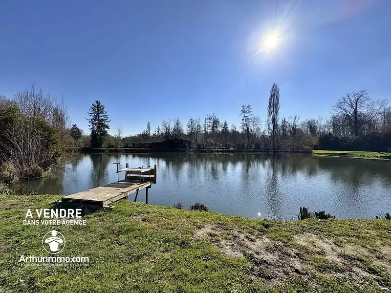 Étang de pêche à Marcilly-sur-Eure