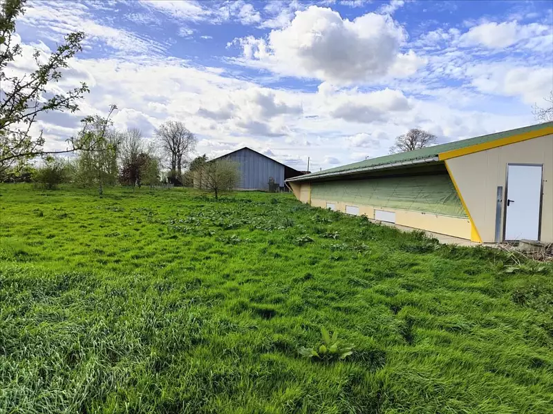 Leisure lake with farmstead buildings on 3.5 ha in Normandy — photo 5