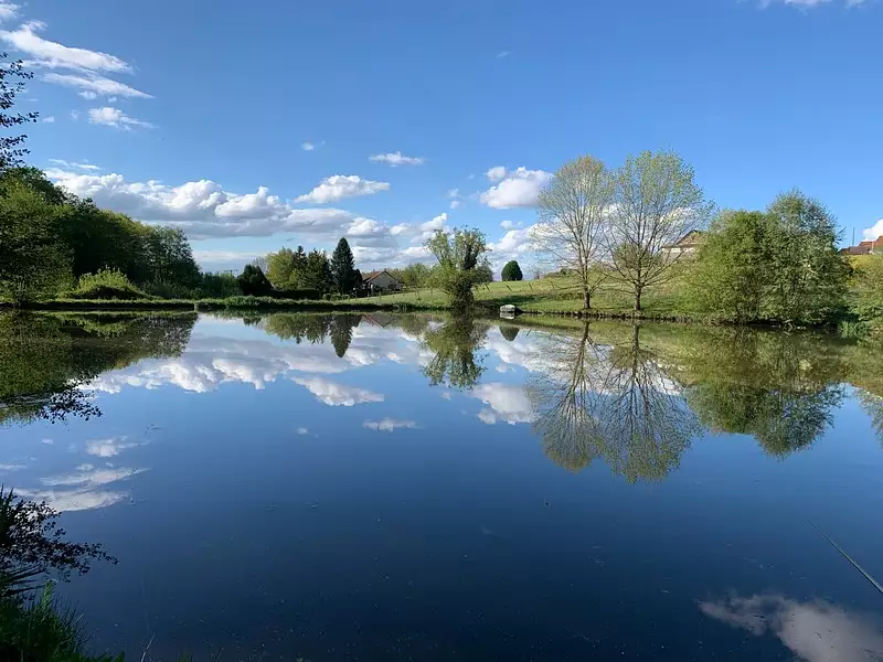 Étang de pêche à Lanouaille