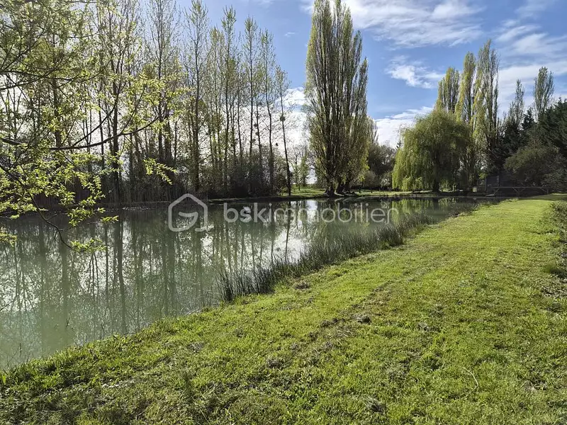 Étang de pêche à Angliers