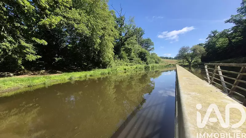 Étang d'agrément à Saint-Léonard-de-Noblat — photo 2