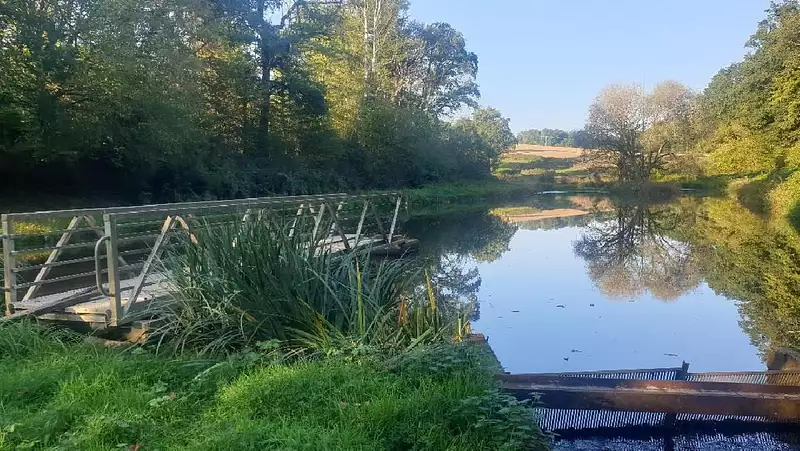 Étang d'agrément à Saint-Léonard-de-Noblat