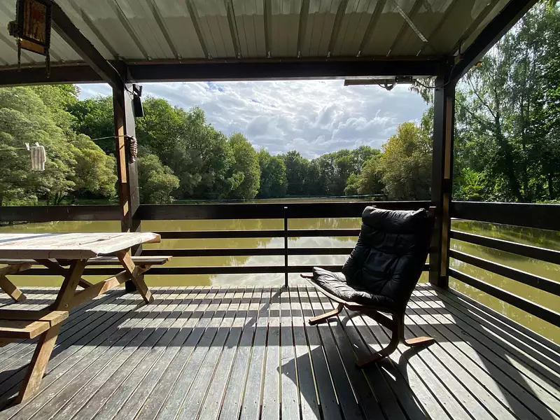 1-hectare fishing lake with riverside lodge in Charente — photo 5
