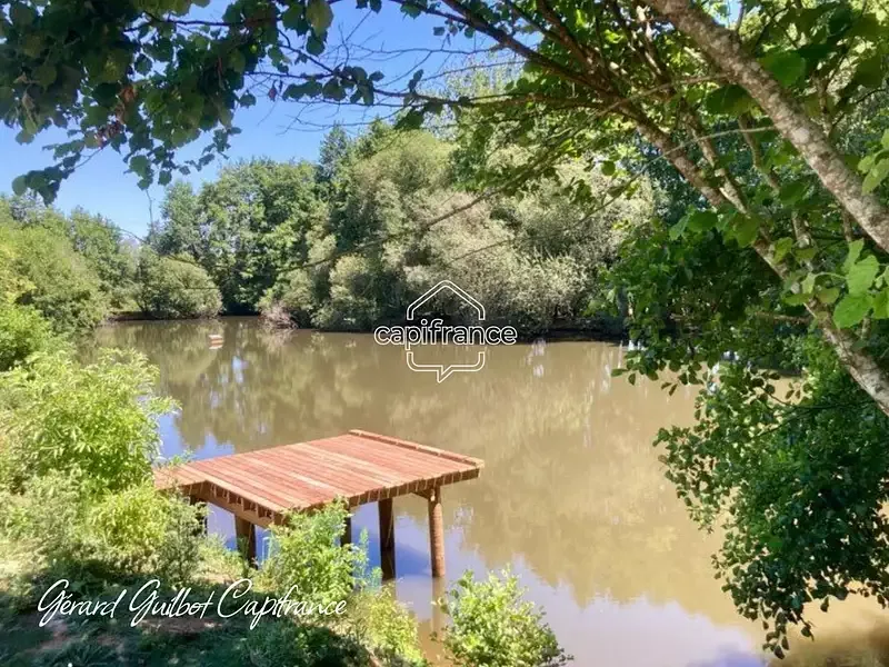 Étang de pêche à Parthenay (79)