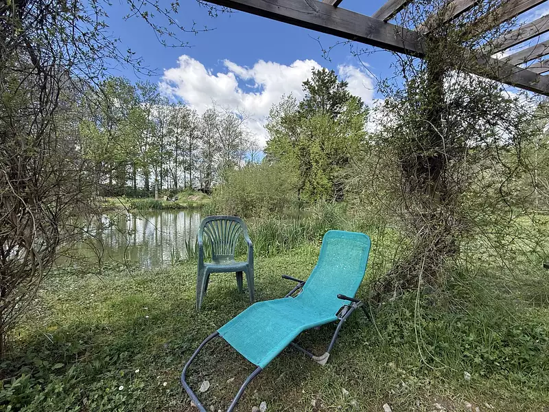 Fishing lake with natural spring in Tarn, Occitanie — photo 3