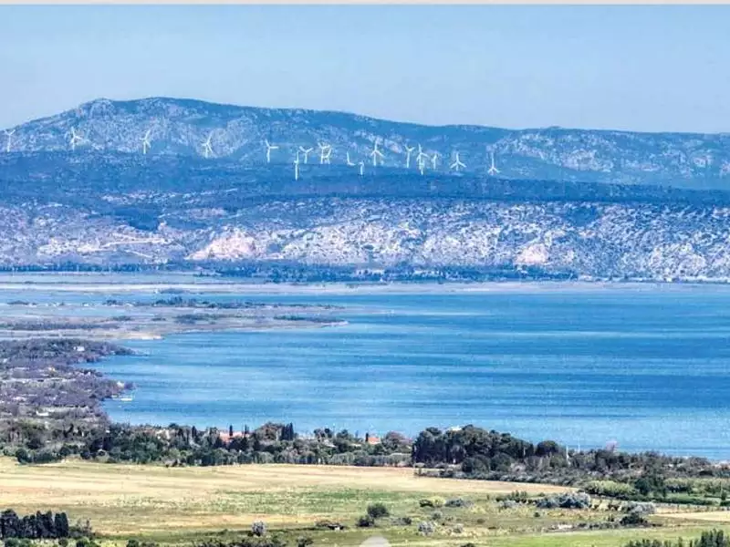 Étang d'agrément à Saint-Laurent-de-la-Salanque