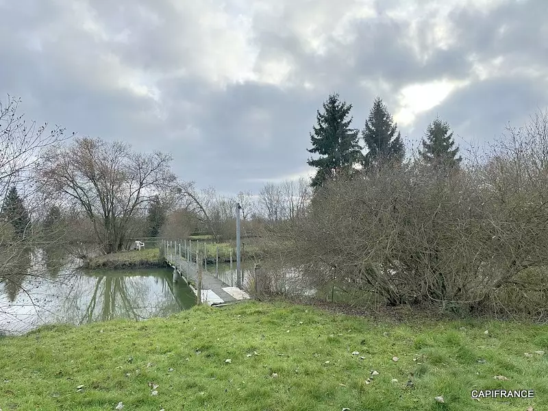 Étang de pêche à Lamnay