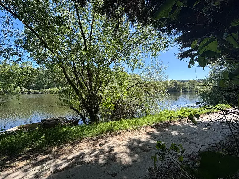 Étang de pêche à Château-Gontier-sur-Mayenne — photo 3