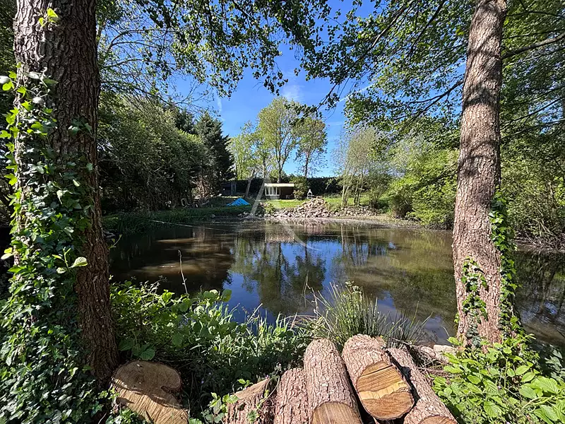 Étang de pêche à Château-Gontier-sur-Mayenne