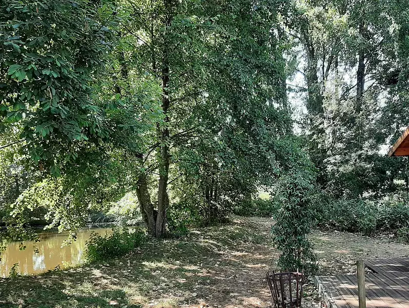 Étang d'agrément à Breuil-Barret