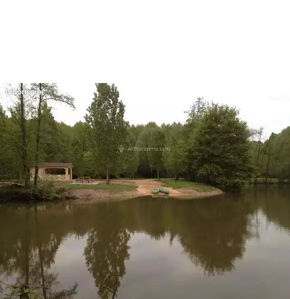Leisure lake, 1 ha with fishing and amenities in the Loire Valley — photo 2